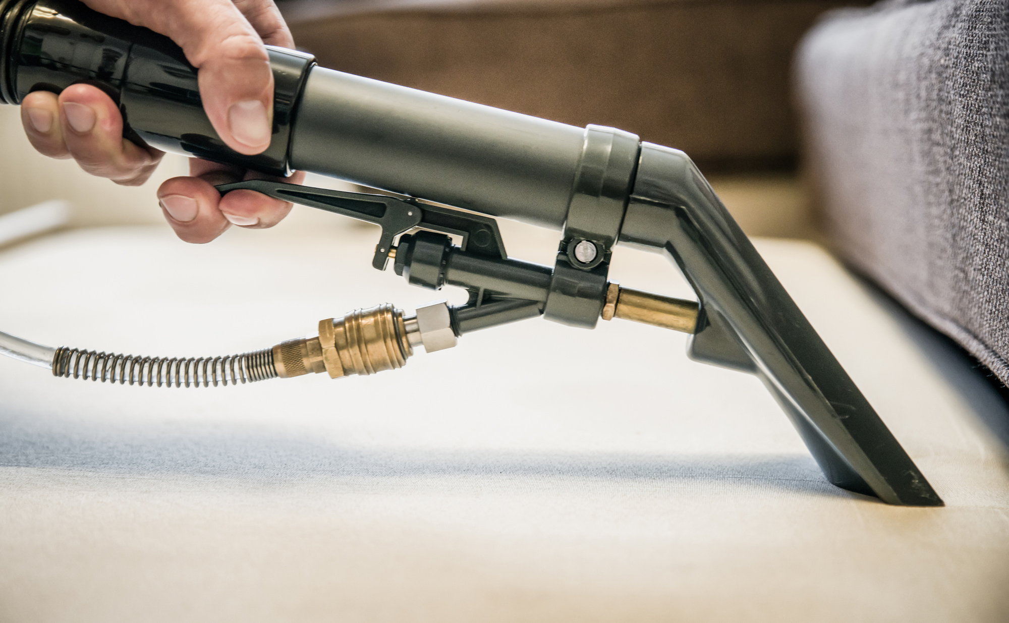 Should You Shampoo Carpet When You Move Out of a Rental?