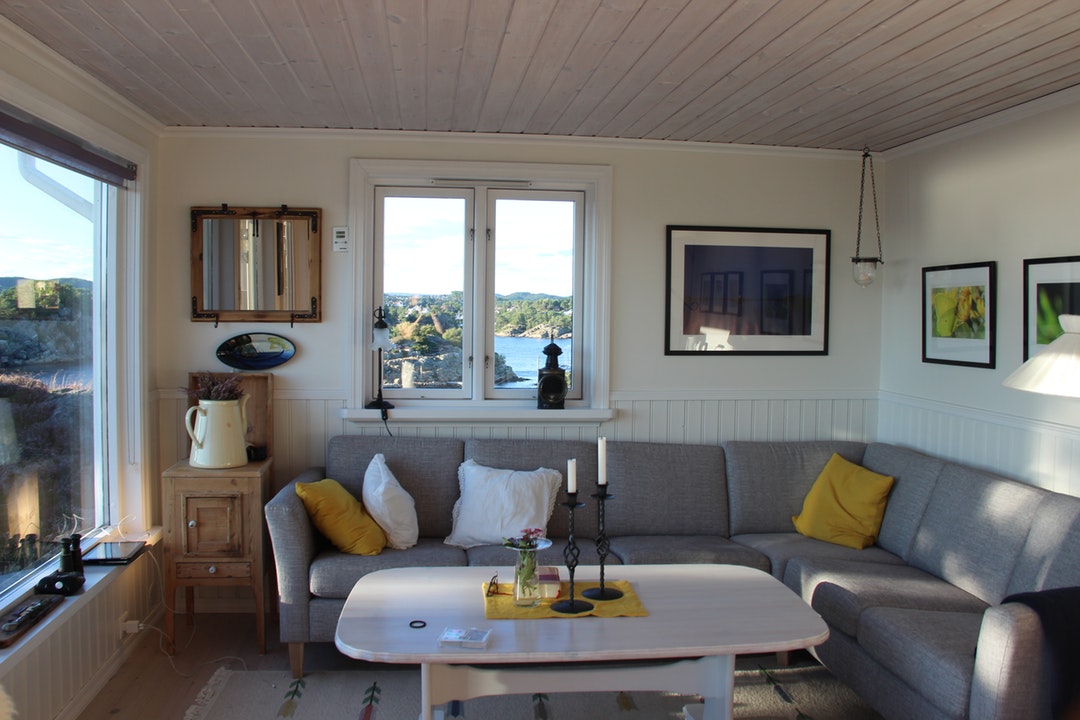 Rental Responsibilities: Should You Hire an Airbnb Cleaning Service or DIY?